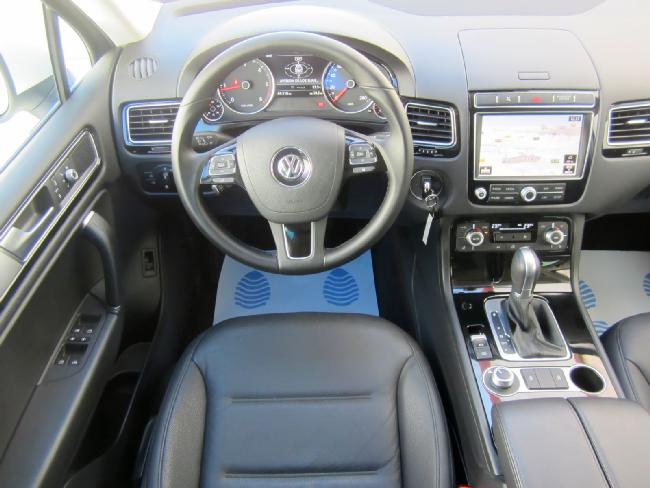 Imagen de Volkswagen TOUAREG Premium 3.0TDI V6 BlueMOTION TIPTRONIC 262cv - NUEVO MODELO - - Auzasa Automviles