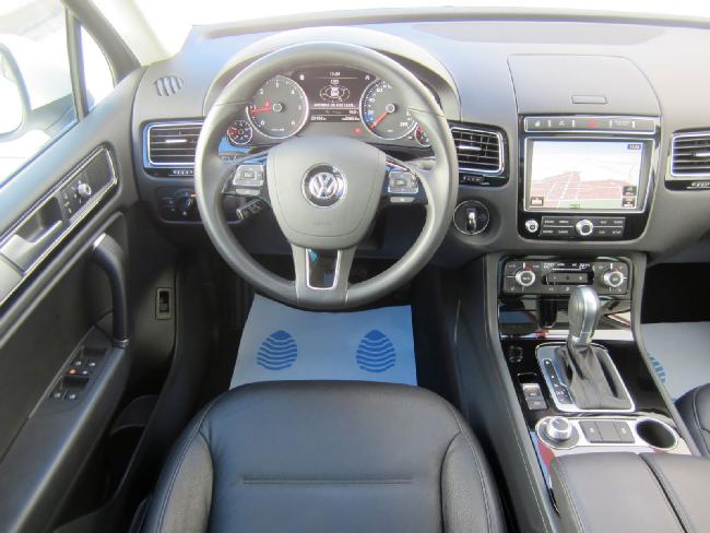 Imagen de Volkswagen TOUAREG Premium 3.0TDI V6 BlueMOTION Tiptronic TECH 262 cv + TECHO - Auzasa Automviles