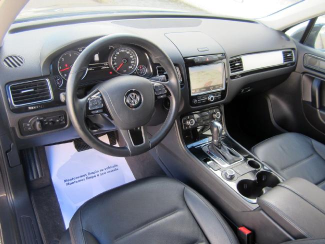 Imagen de Volkswagen TOUAREG Premium 3.0TDI V6 BlueMOTION Tiptronic TECH 245 + ASISTENTE CONDUCCIN - Auzasa Automviles
