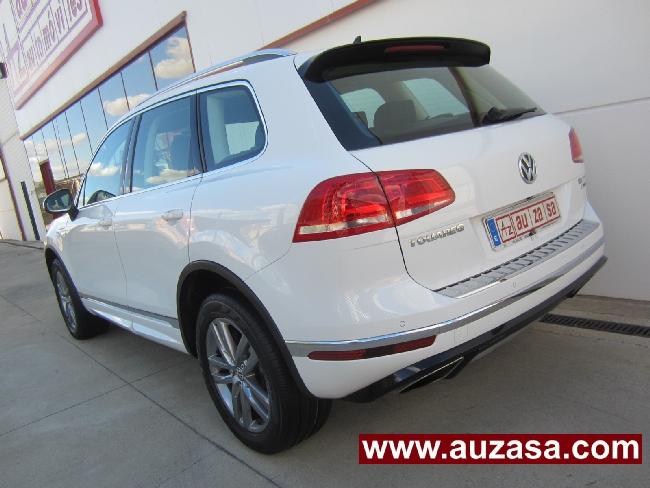 Imagen de Volkswagen TOUAREG 3.0TDI V6 BlueMOTION Tiptronic 262 cv - R-LINE - 2015 (2598001) - Auzasa Automviles