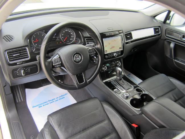 Imagen de Volkswagen TOUAREG Premium 3.0TDI V6 BlueMOTION TIPTRONIC 245 - Auzasa Automviles