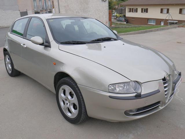 Imagen de Alfa Romeo 147 1.9 Jtd Distinctive (2660838) - CV Robledauto