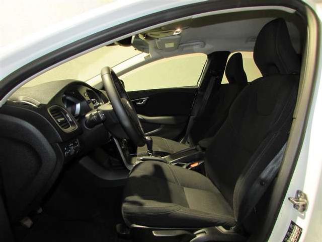 Imagen de Volvo V40 D2 Momentum 120 (2716112) - Rocauto