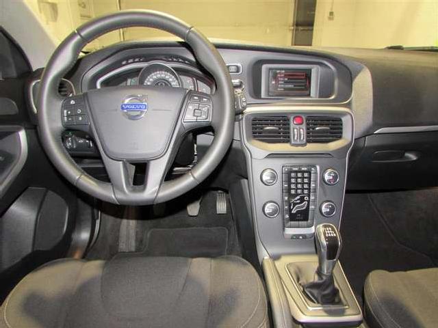 Imagen de Volvo V40 D2 Momentum 120 (2716113) - Rocauto