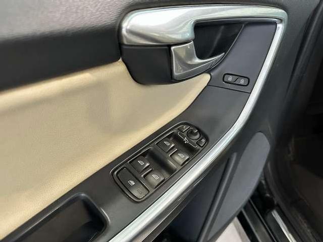 Imagen de Volvo Xc60 D3 Momentum Aut. 150 (3207781) - Automotor Dursan