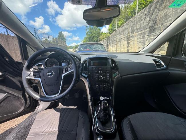 Imagen de Opel ASTRA SPORT TOURER 1.6 TDCI 136 CV (3252975) - VEHICULOS DE OCASION