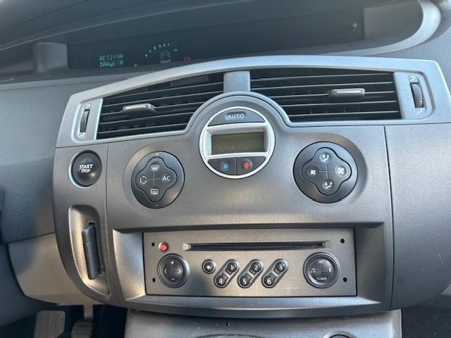 Imagen de Renault SCENIC 1.6 i 110 CV ETIQUETA B (3259039) - VEHICULOS DE OCASION