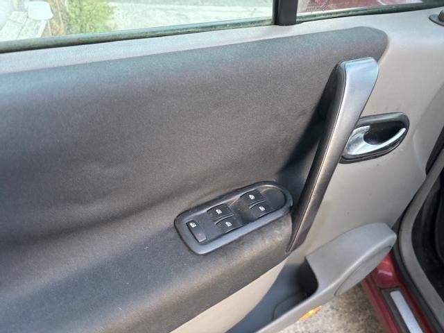 Imagen de Renault SCENIC 1.6 i 110 CV ETIQUETA B (3259046) - VEHICULOS DE OCASION