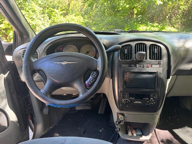 Imagen de Chrysler VOYAGER 2.8 CRD 150 CV 7 PLAZAS (3276396) - VEHICULOS DE OCASION