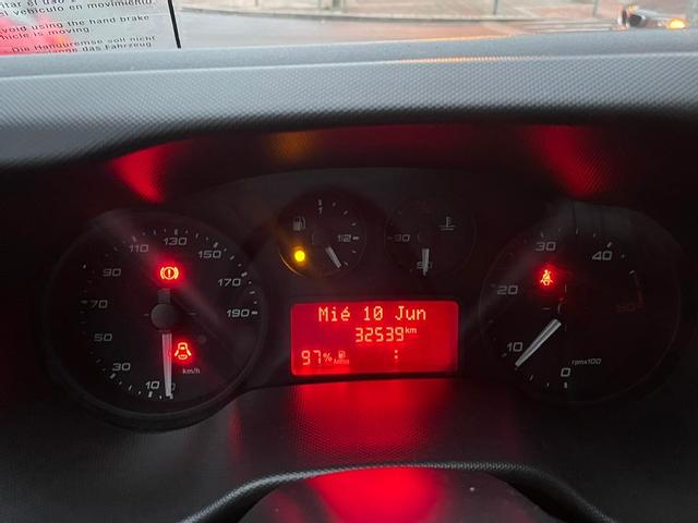 Imagen de Iveco DAILY CHASIS CABINA 3.0 D 150 CV 32.000 KMS (3285268) - VEHICULOS DE OCASION