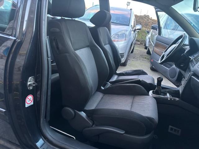 Imagen de Volkswagen GOLF 1.9 TDI SPORT-LINE 105 CV (3286498) - VEHICULOS DE OCASION